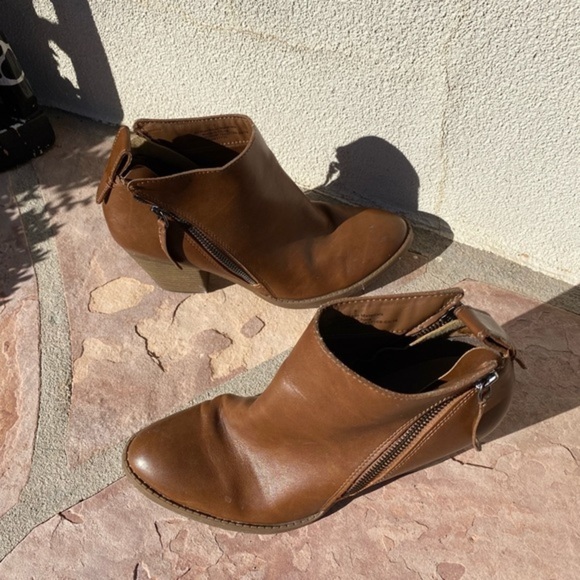 Dolce Vita for Target Jameson Booties 9 - Picture 11 of 11